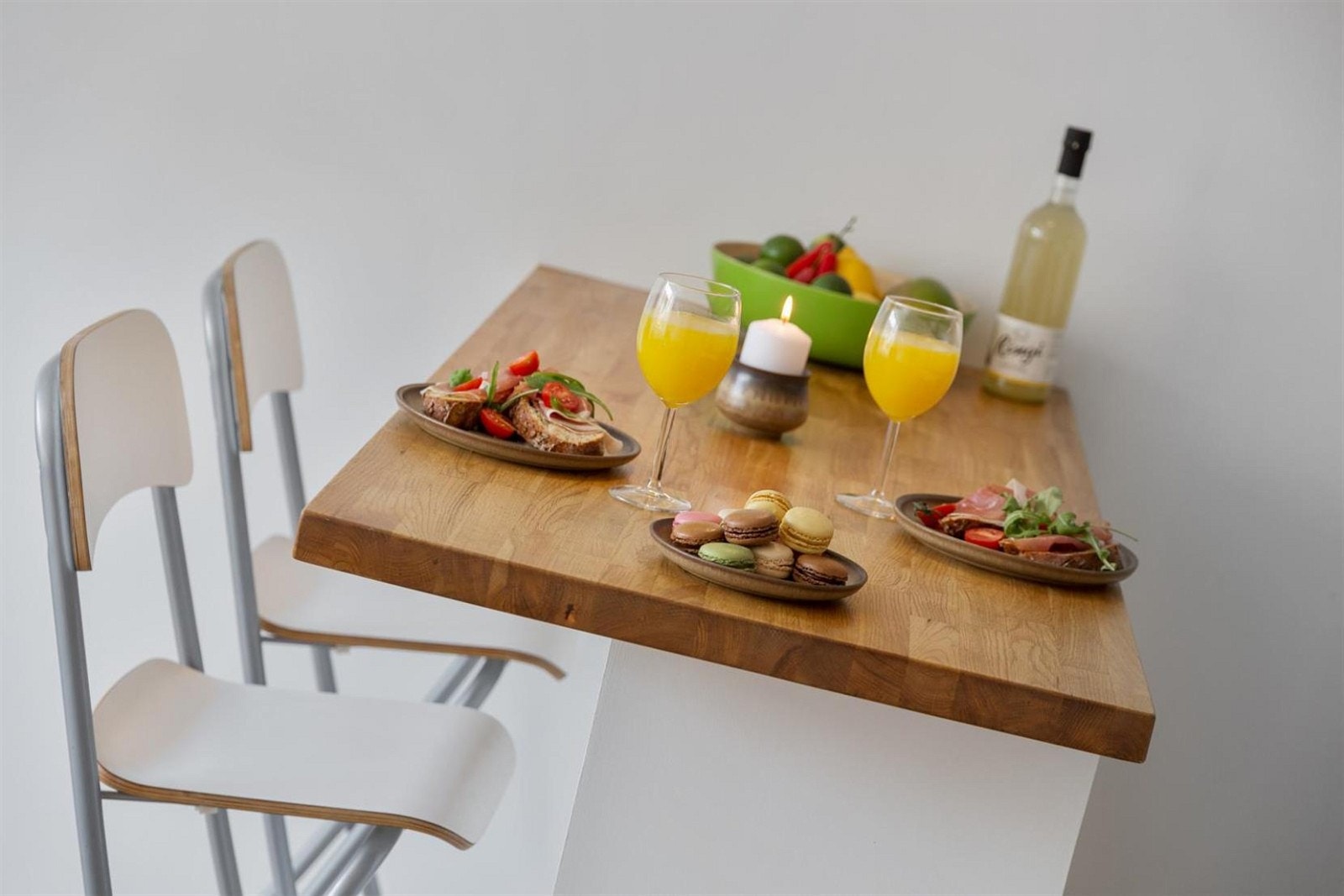 Kjøkken med spiseplass. Galleribilde