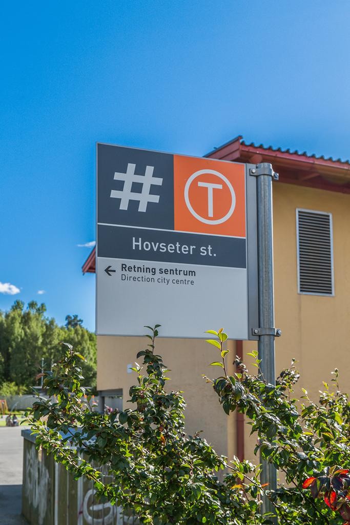 Kort vei til t-bane som tar deg til byen på få minutter Galleribilde