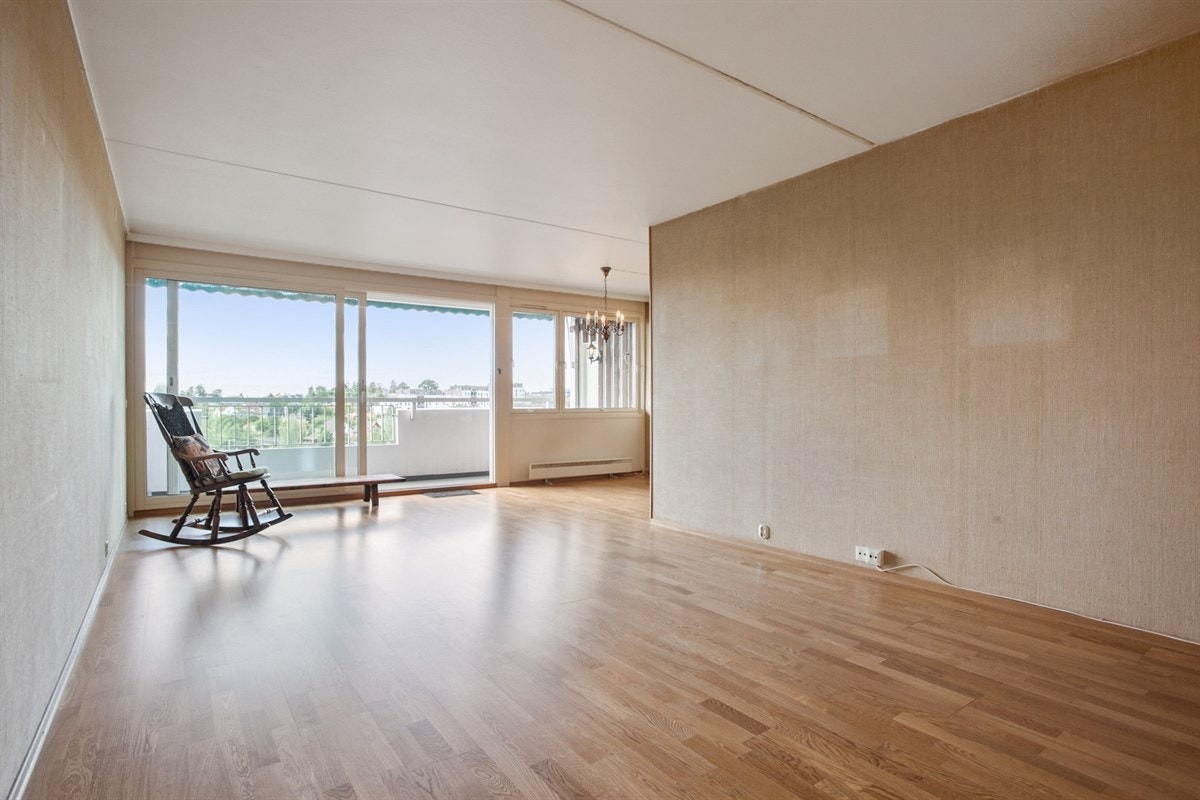 Velkommen til Hovseterveien 44 C! Boligen presenteres av OBOS & Exact eiendomsmeglere Røa, v/ Aida Rajic | Leiligheten ligger i en høyblokk med heisadkomst til leiligheten | Galleribilde