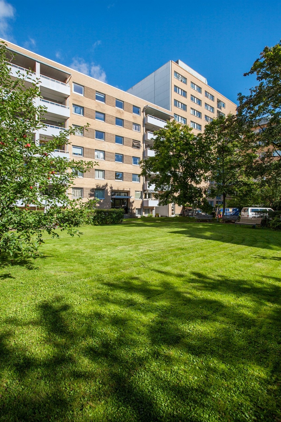 Fasade | Alle balkonger mot bakgård blir innglassert Galleribilde