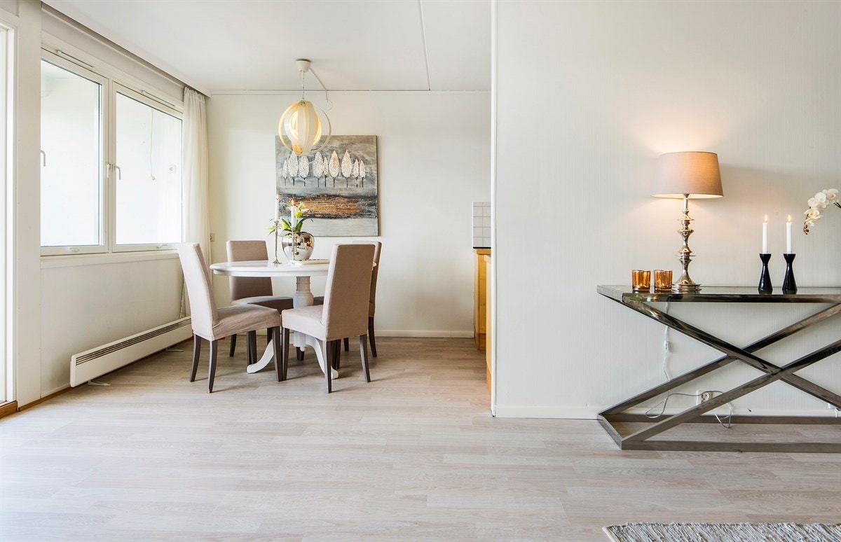 God spiseplass i stue Galleribilde