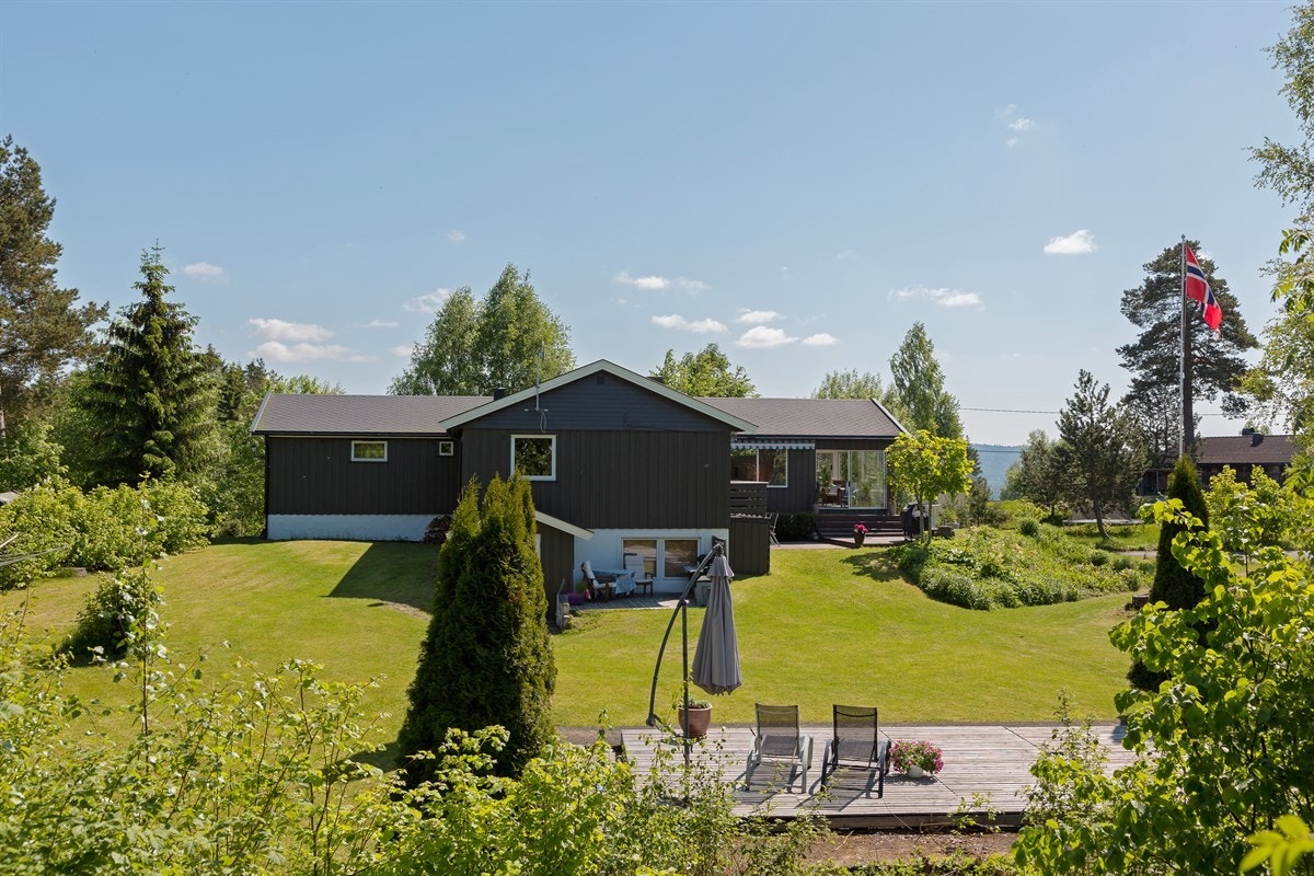 Eiendommen har nærhet til marka med flotte turmuligheter sommer som vinter. Galleribilde