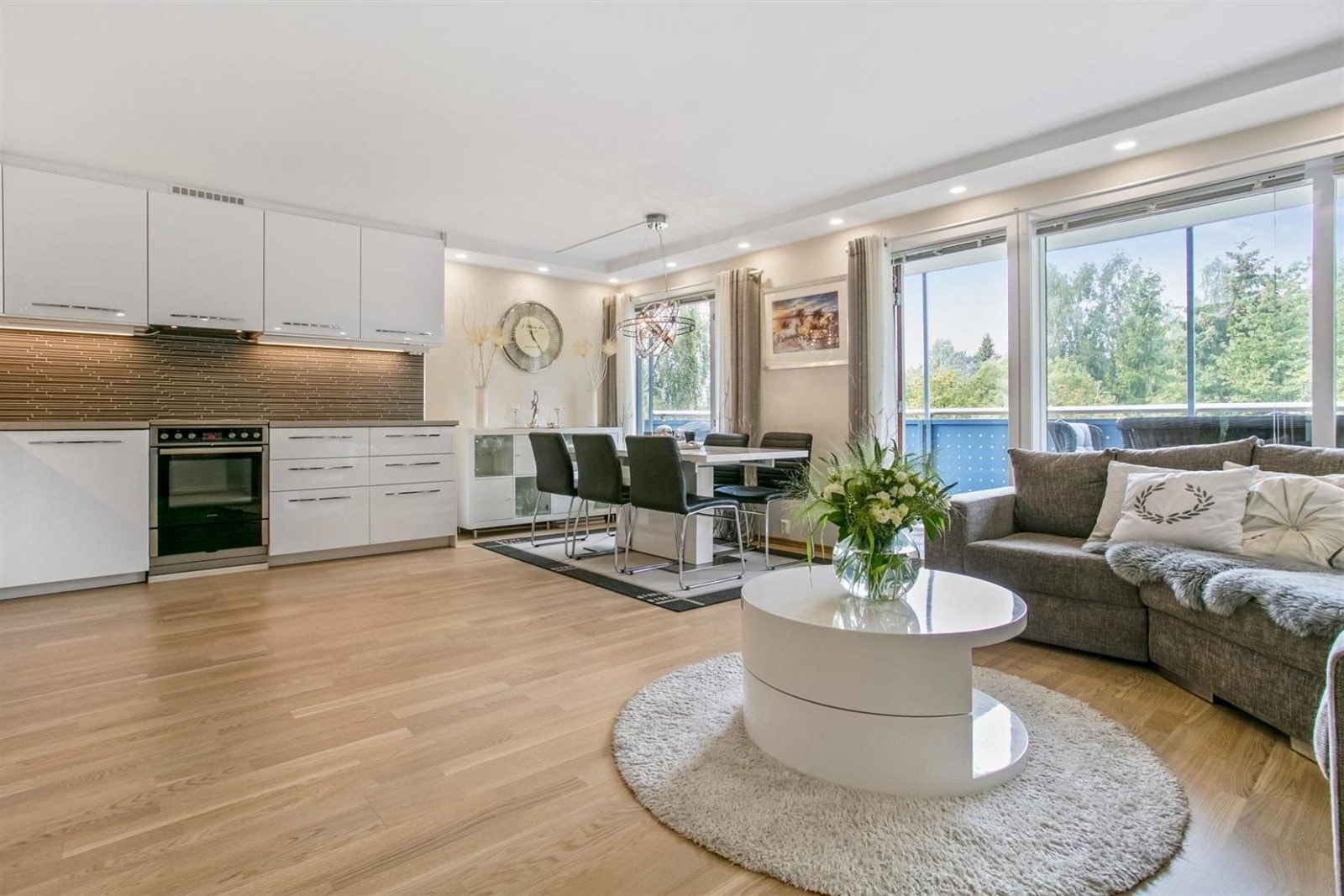 Velkommen til Hovseterveien 66A, presentert av Christoffer Brekke-Hammersland for DNB Eiendom. Galleribilde