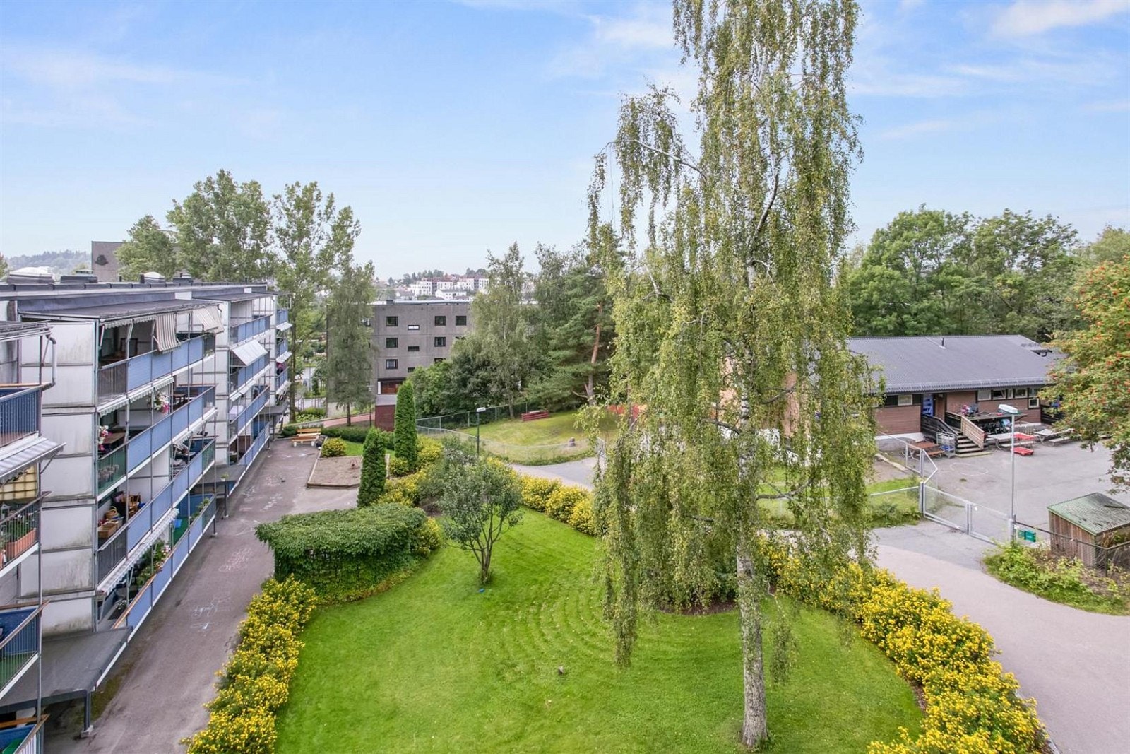 Nabolaget med flotte fellesarealer og kort vei til barnehage. Galleribilde