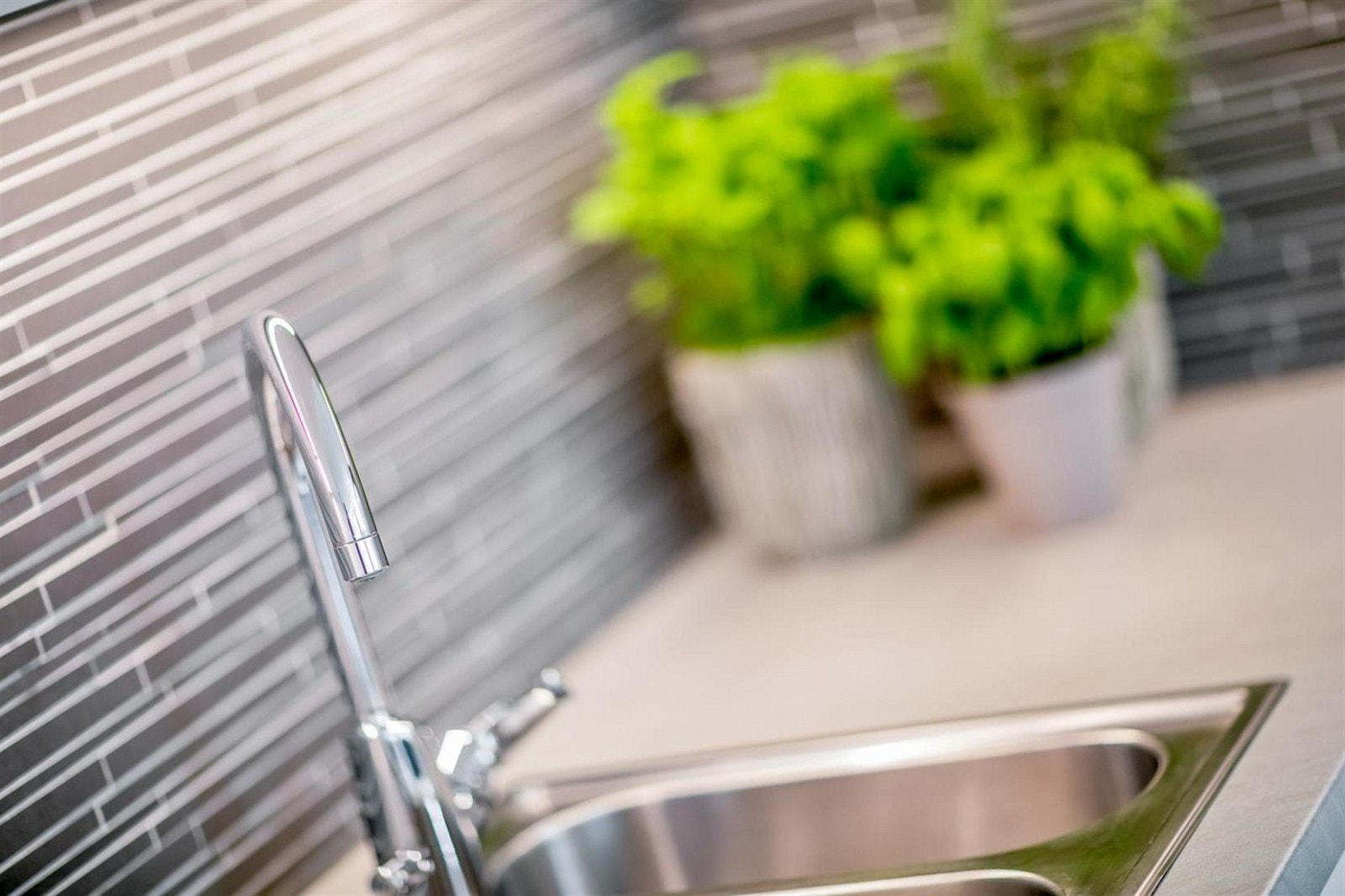 Tidsriktige fliser gir et moderne og stilrent preg. Galleribilde