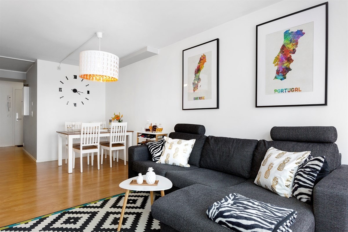 Her får du god plass til både sofa- og spisegruppe. Kom på visning og planlegg hvordan du vil ha det! Galleribilde