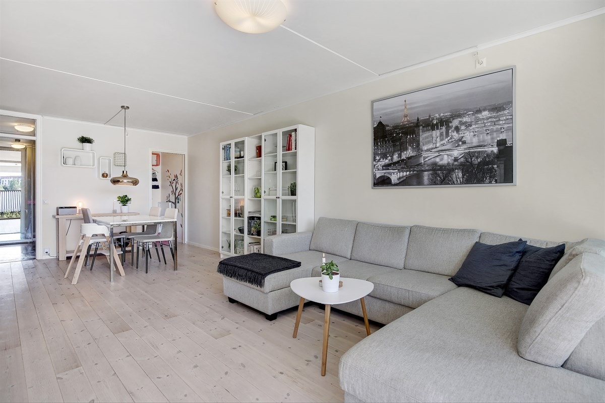 Her har du god plass til å invitere de du er glad i! Galleribilde