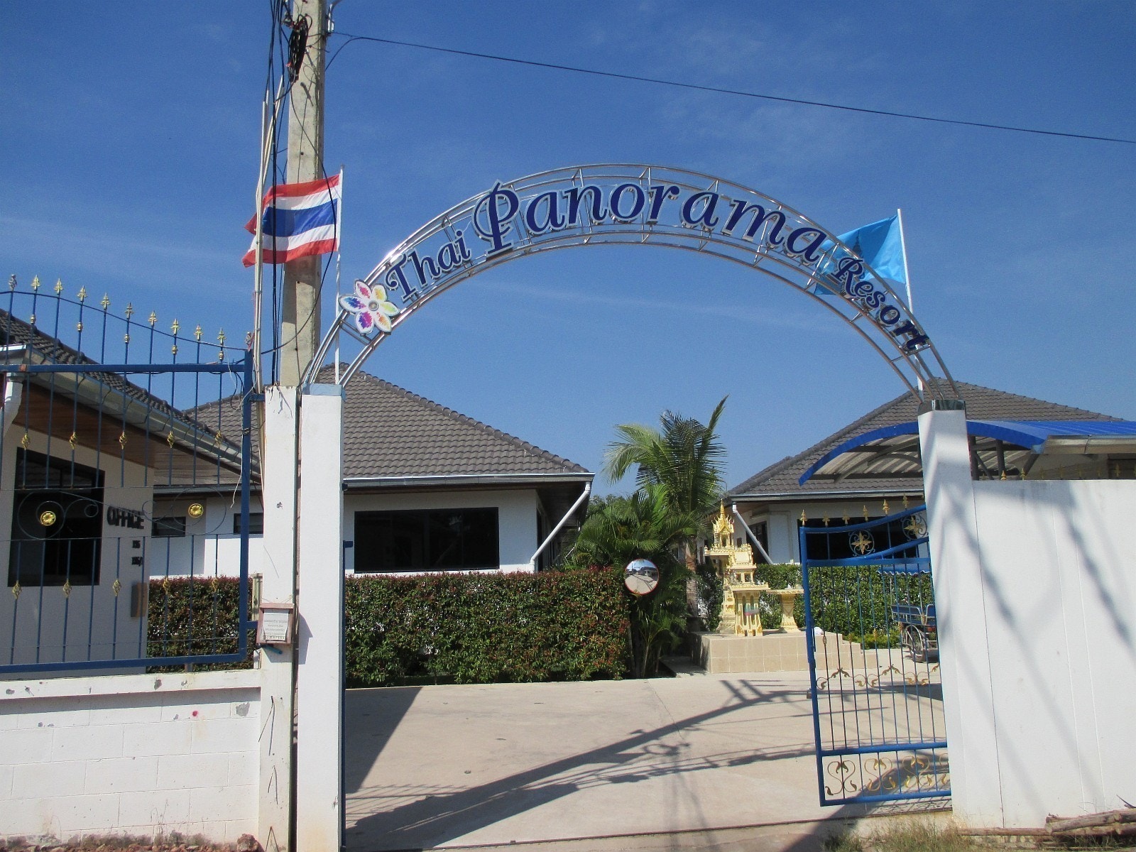 Inngangspartiet til Thai Panorama Resort. Galleribilde