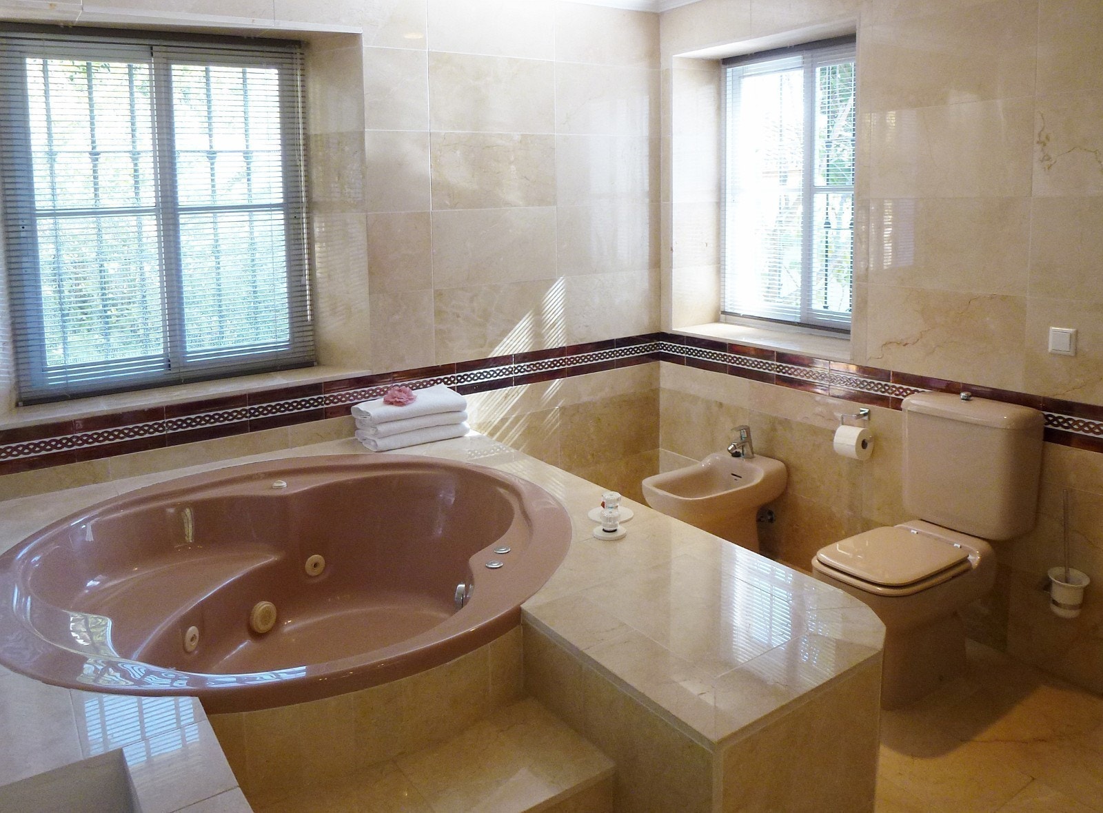 Hovedbad med jacuzzi Galleribilde