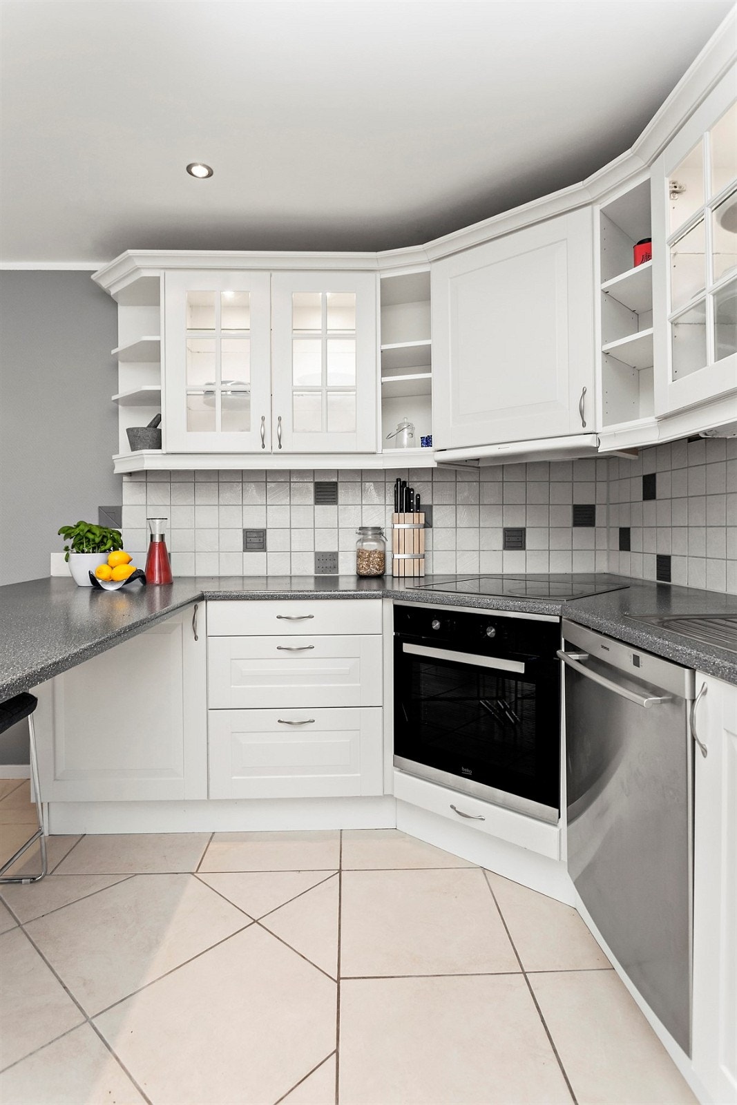 Ny integrert komfyr og platetopp satt inn i 2015. Galleribilde