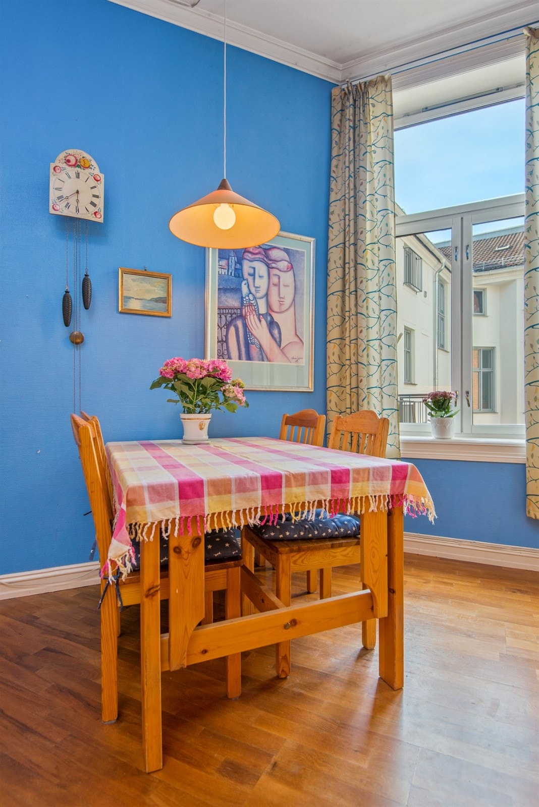 God plass til spisebord Galleribilde