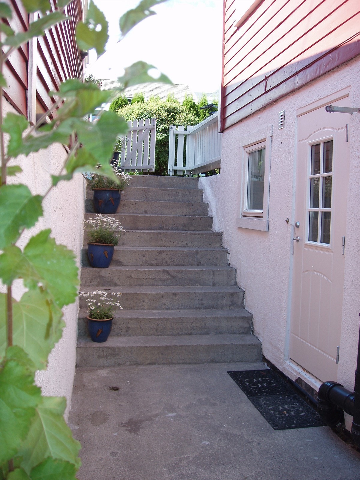 Inngangsparti - egen inngang Galleribilde