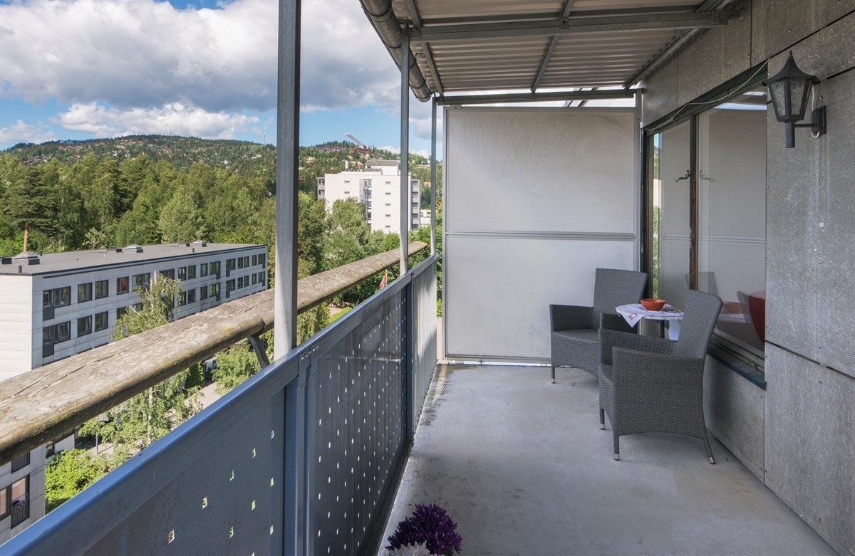 Balkong på ca 8m2. Galleribilde