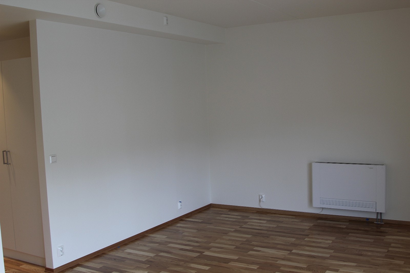 Stua med radiator (fjernvarme) Galleribilde