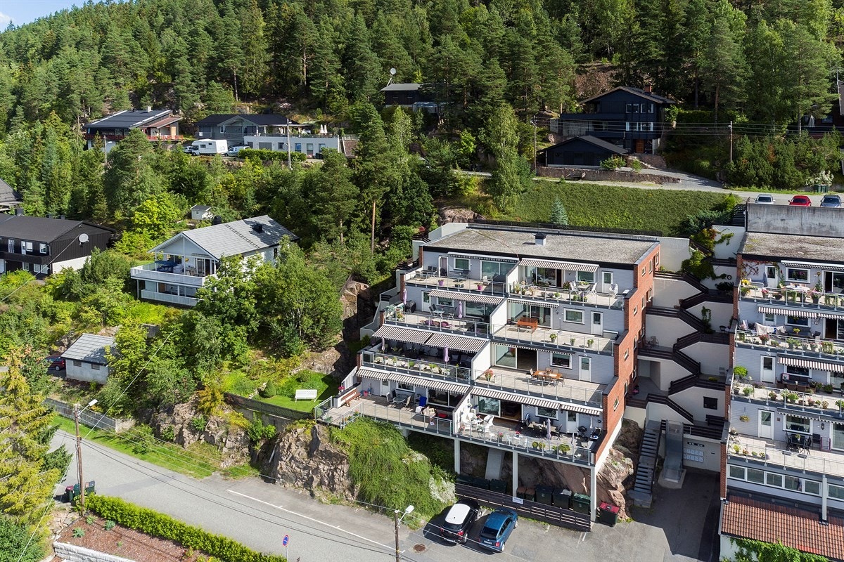 Det er gode sol-og utsiktsforhold fra boligen. Galleribilde