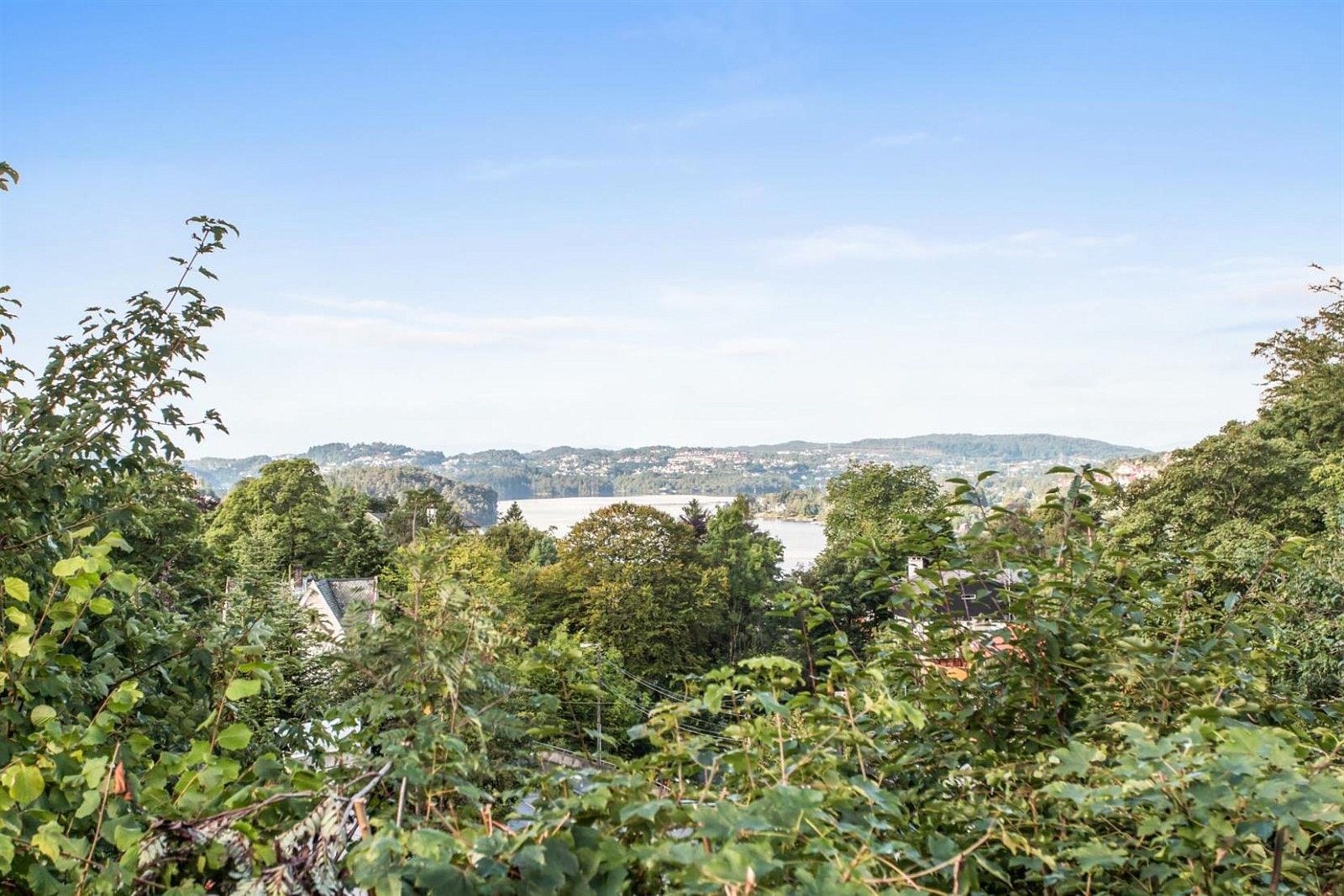 Utsikt over Nordåsvannet i retning Kråkenes /Bønes. Galleribilde