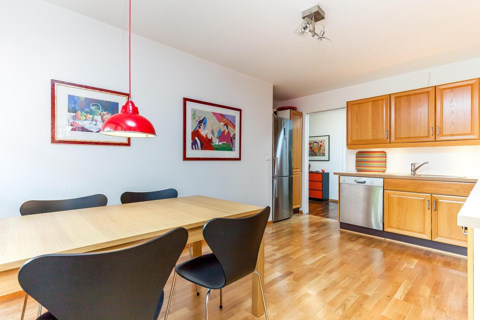 Stort og lyst kjøkken Galleribilde