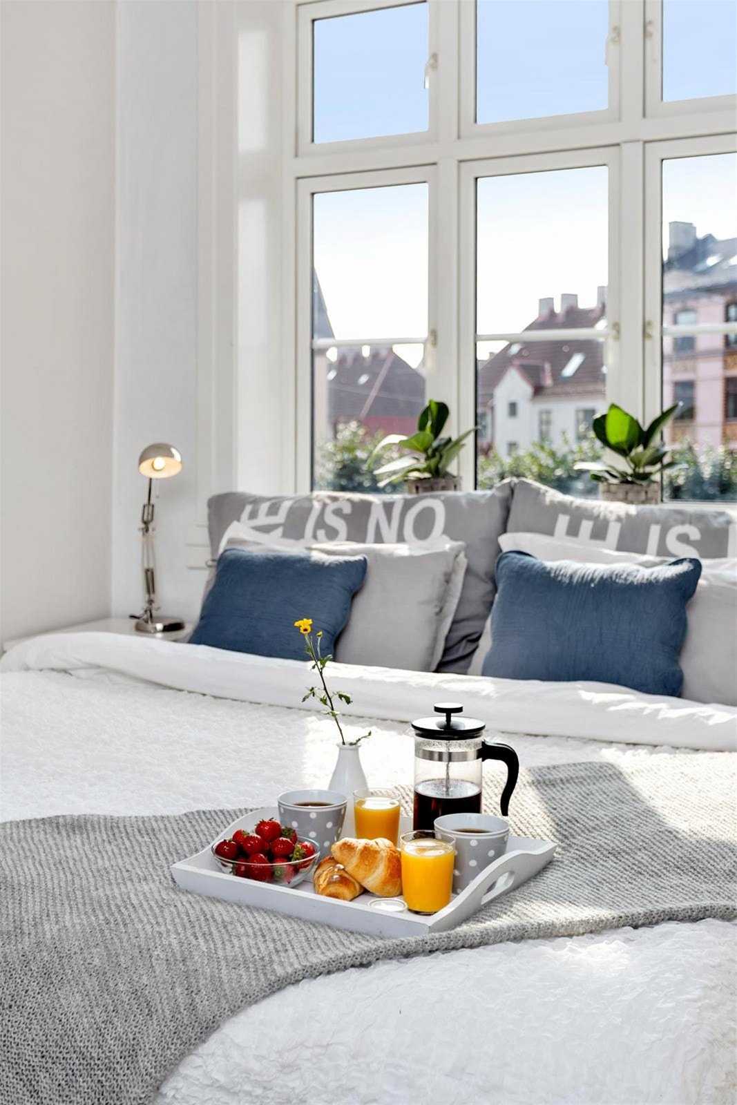 Å våkne opp til frokost på sengen med utsikt mot Torshovs sjarmerende og rolige gater gir deg en ekstra god start på dagen. Galleribilde