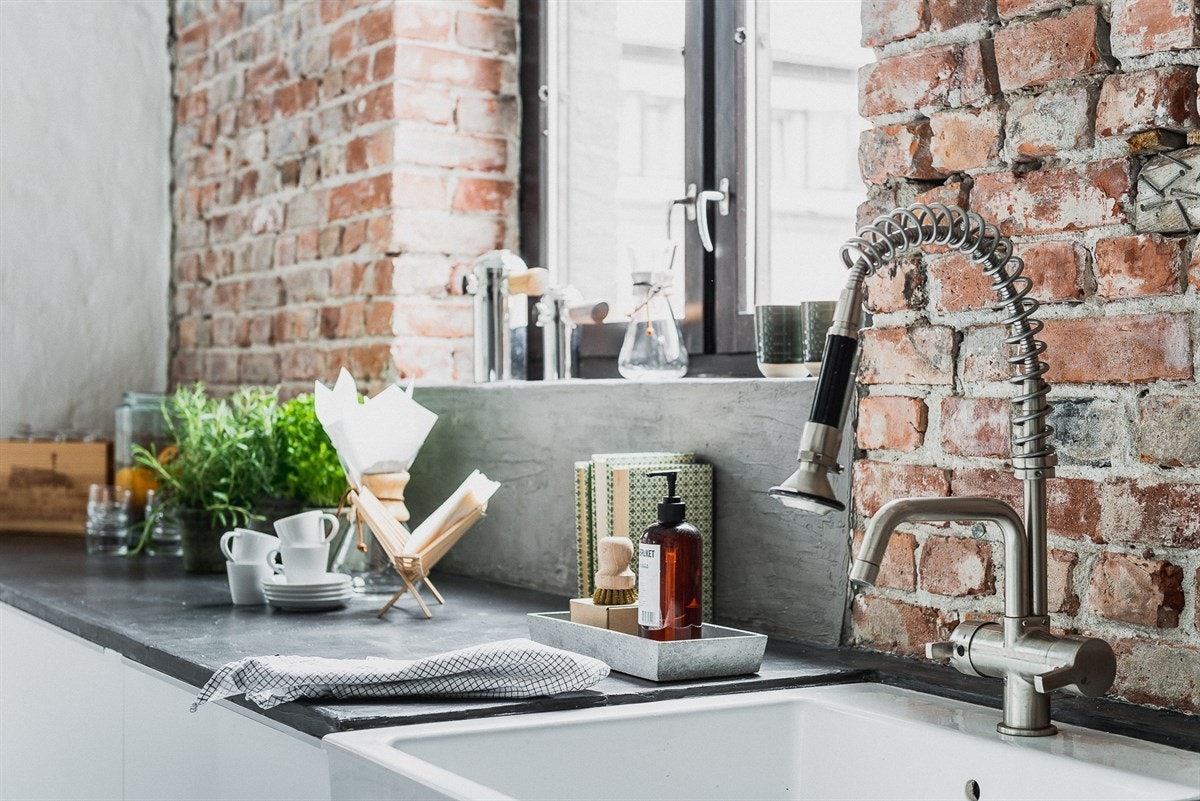 Benkeplate i MDF, dekket med mikrosement. Galleribilde