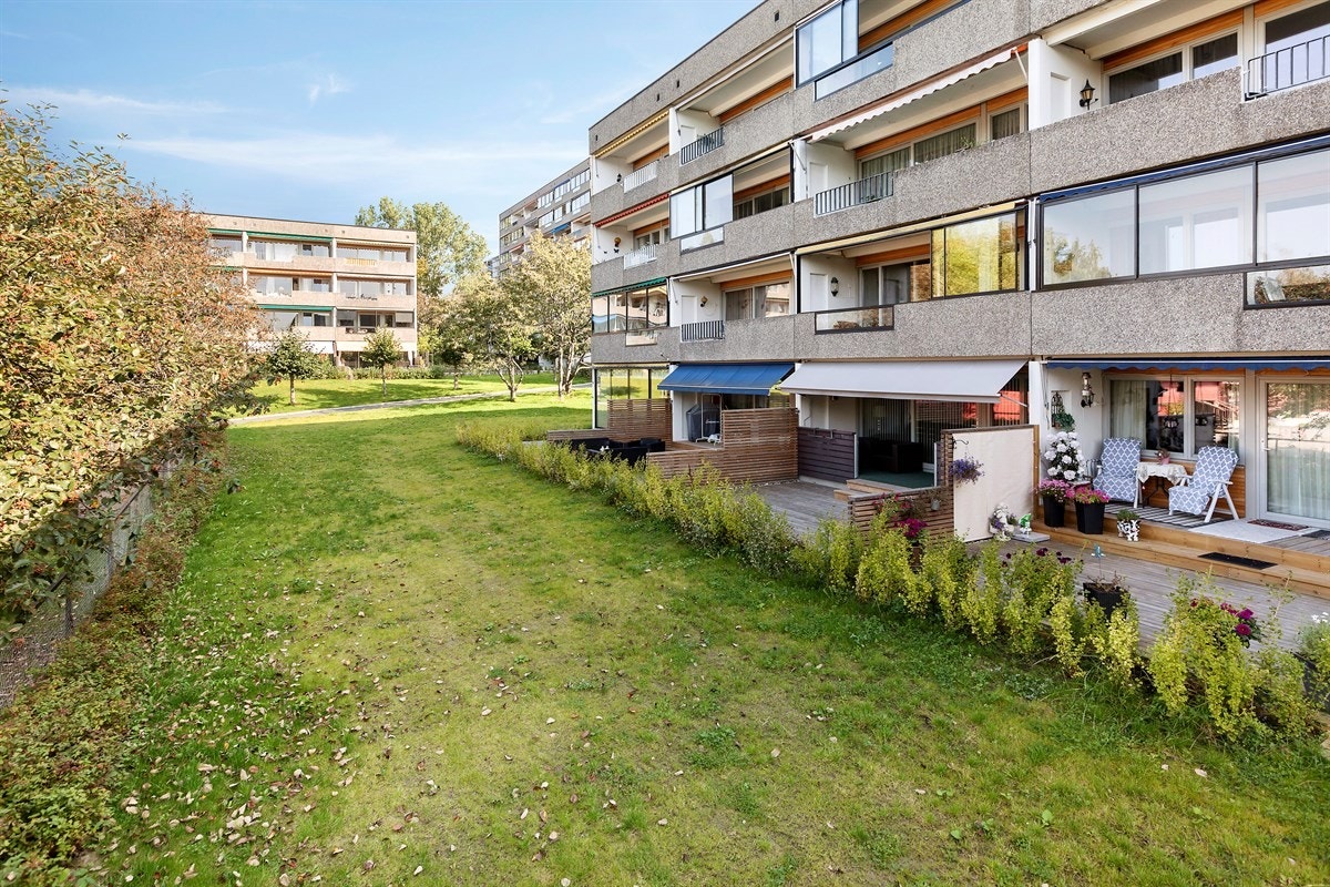 Hyggelig lavblokk over 4 etasjer Galleribilde