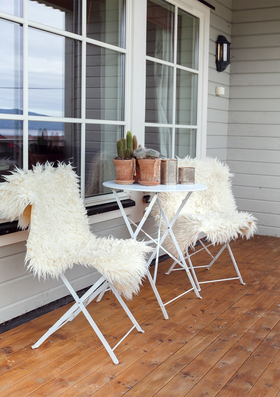 Fra terrassen kan man nyte den fine utsikten Galleribilde