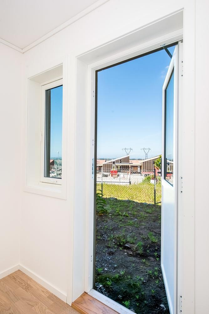 Utgang til hage fra soverom 3 Galleribilde