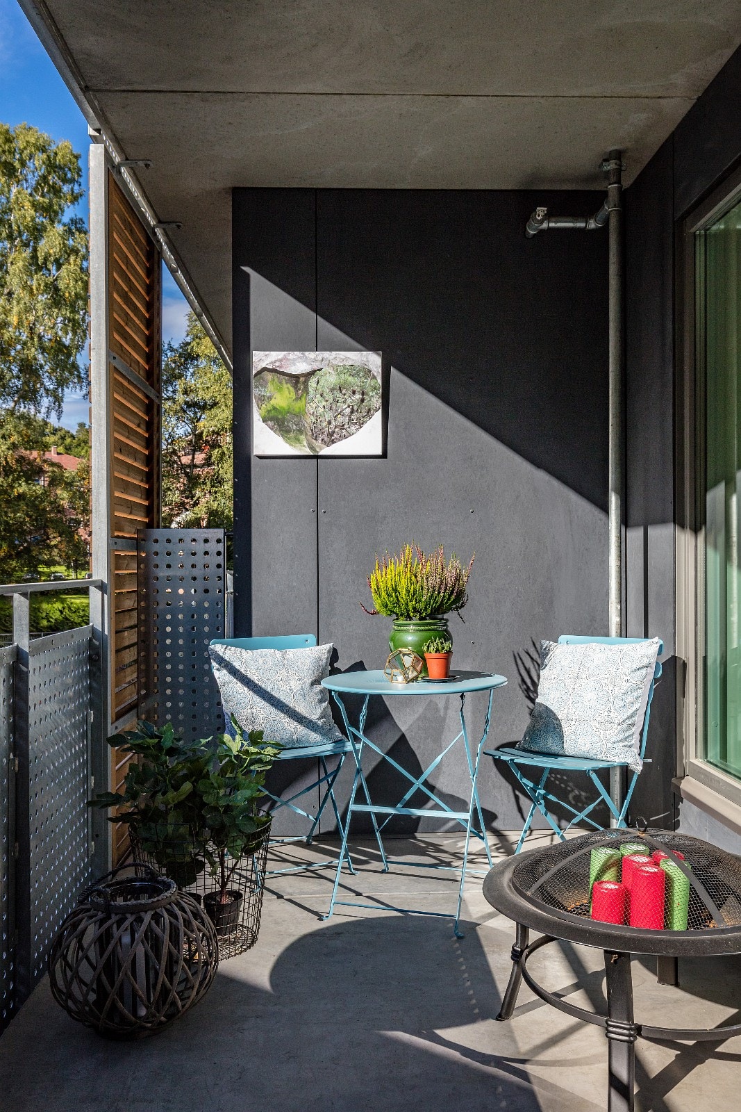 Stor terrasse med gode solforhold Galleribilde