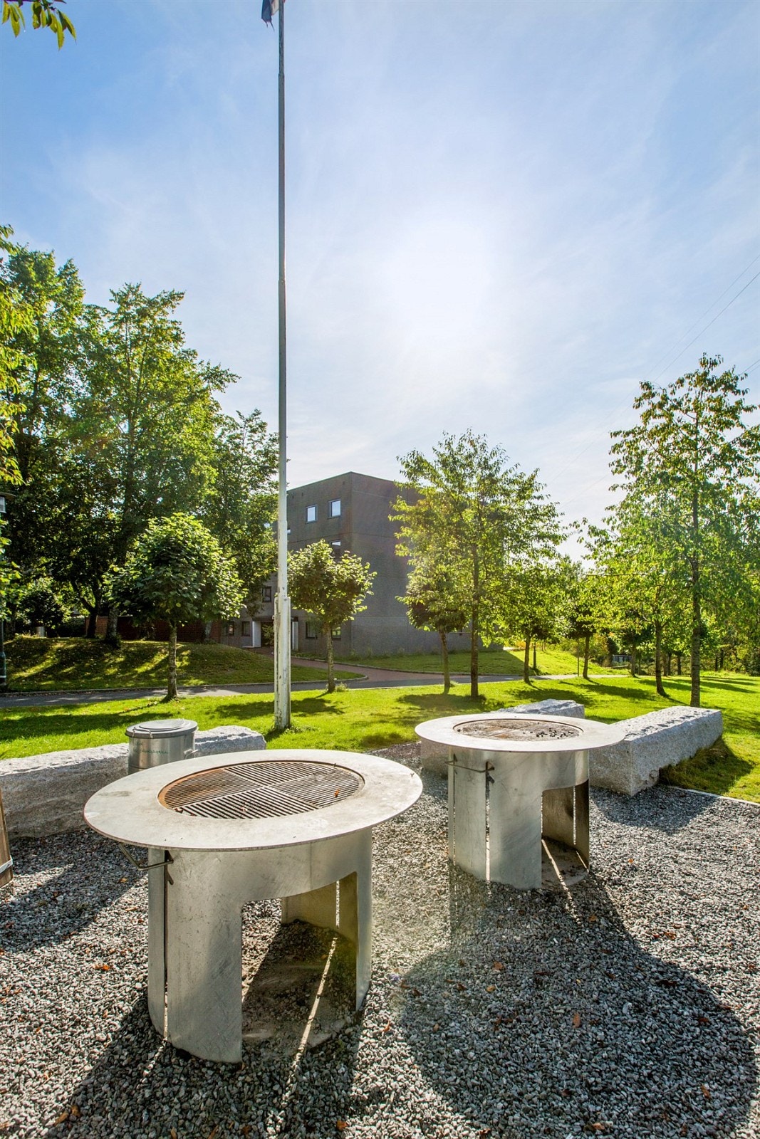 Flott felles grillplass i borettslaget. Galleribilde