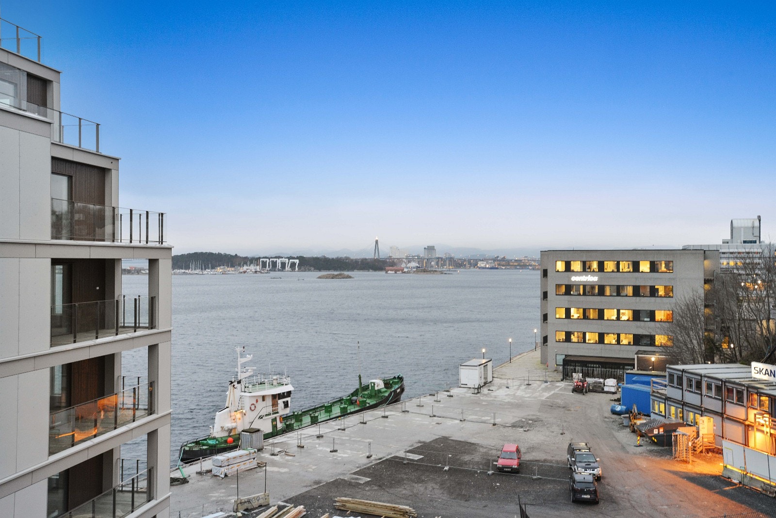 Utsikt fra stue og soverom - Avviker noe pga nybygg i forkant Galleribilde
