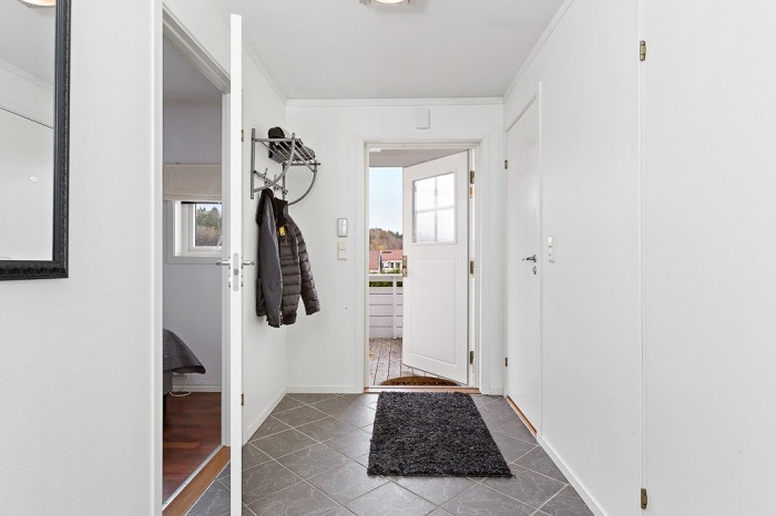 Flislagt gang med varmekabler Galleribilde