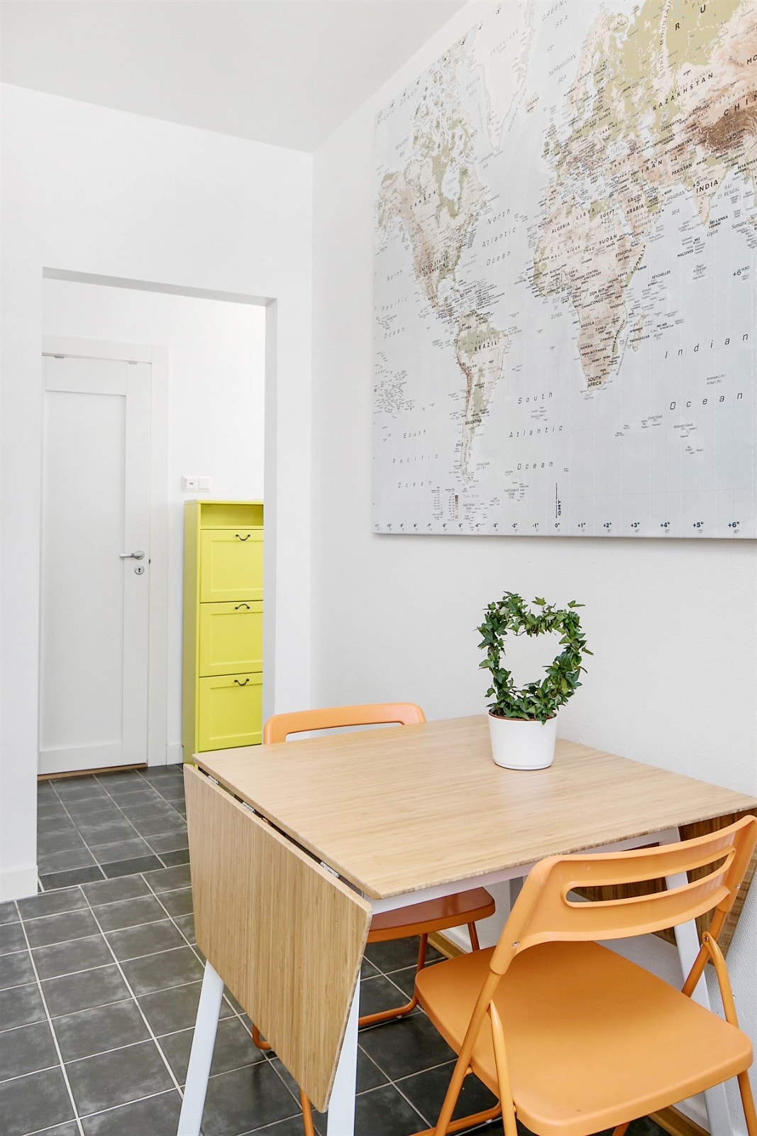 Spiseplass på kjøkkenet Galleribilde