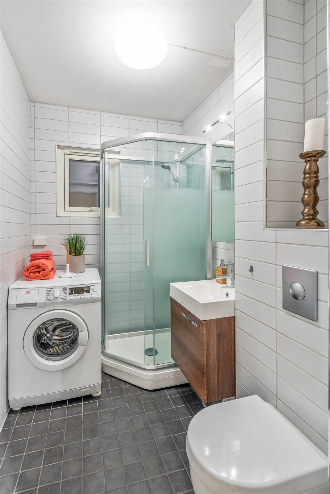 Badet ble modernisert i 2010. Arbeidet ble dels utført av fagfolk, og dels ved egeninnsats. Galleribilde