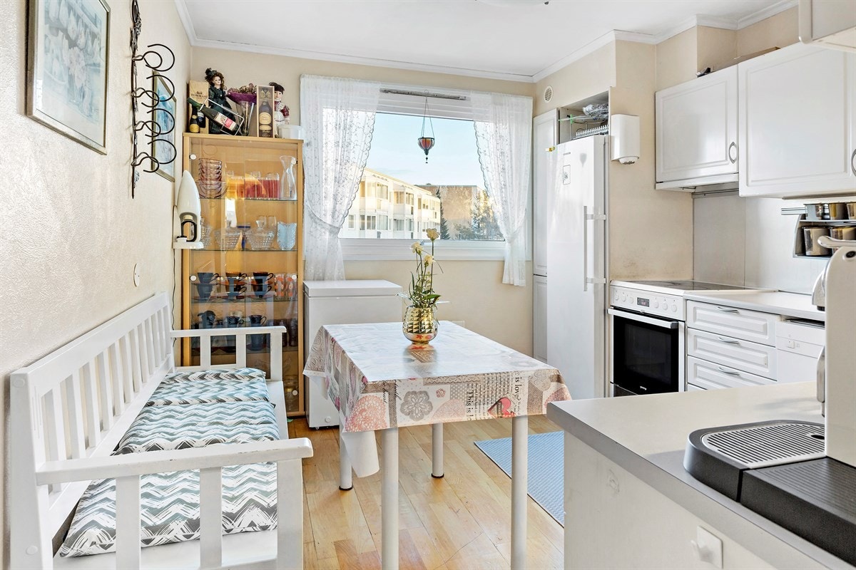 Kjøkken med spiseplass Galleribilde