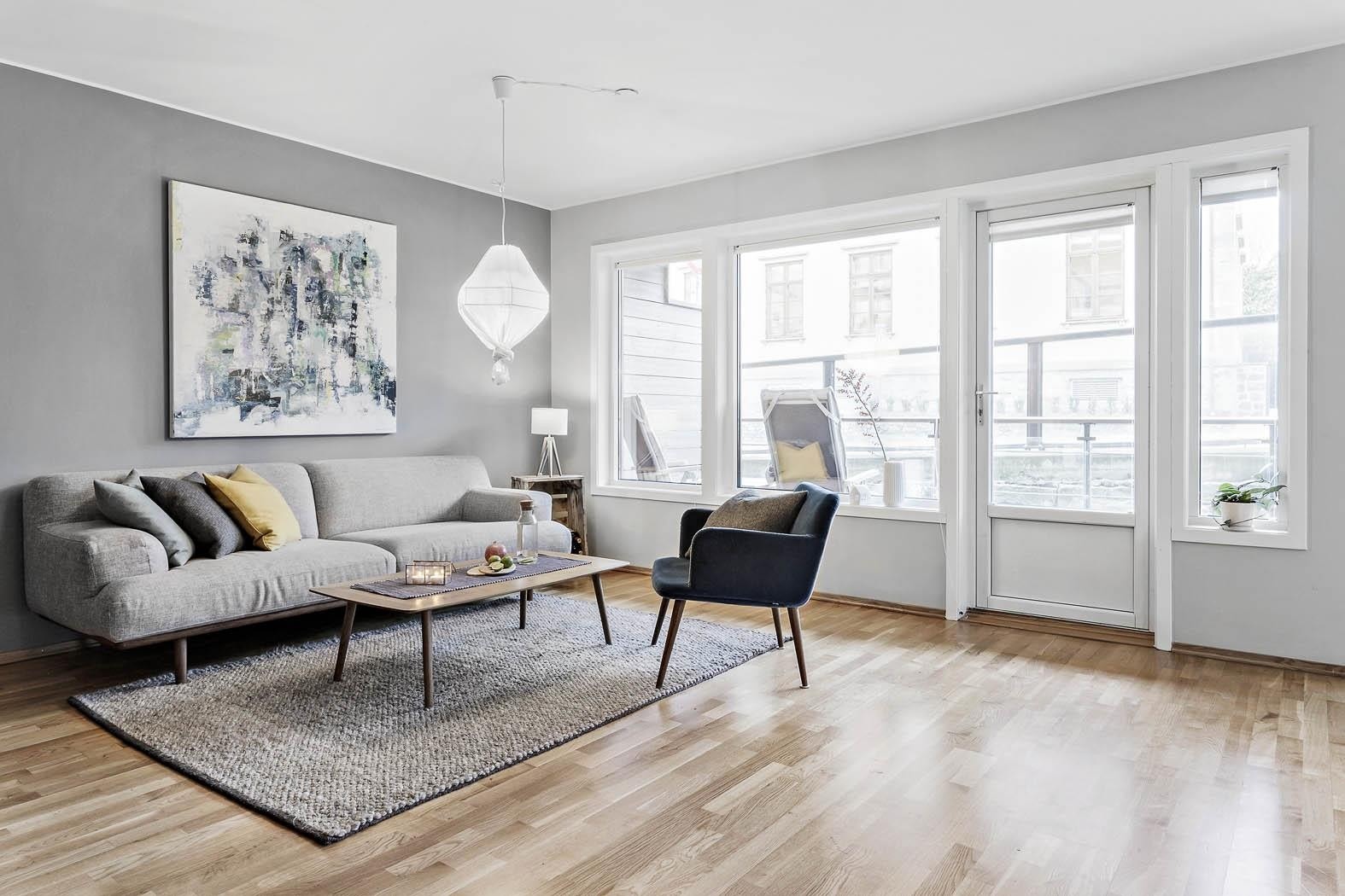 Fra stuen er det utgang til overbygget altan på 8 kvm. Galleribilde