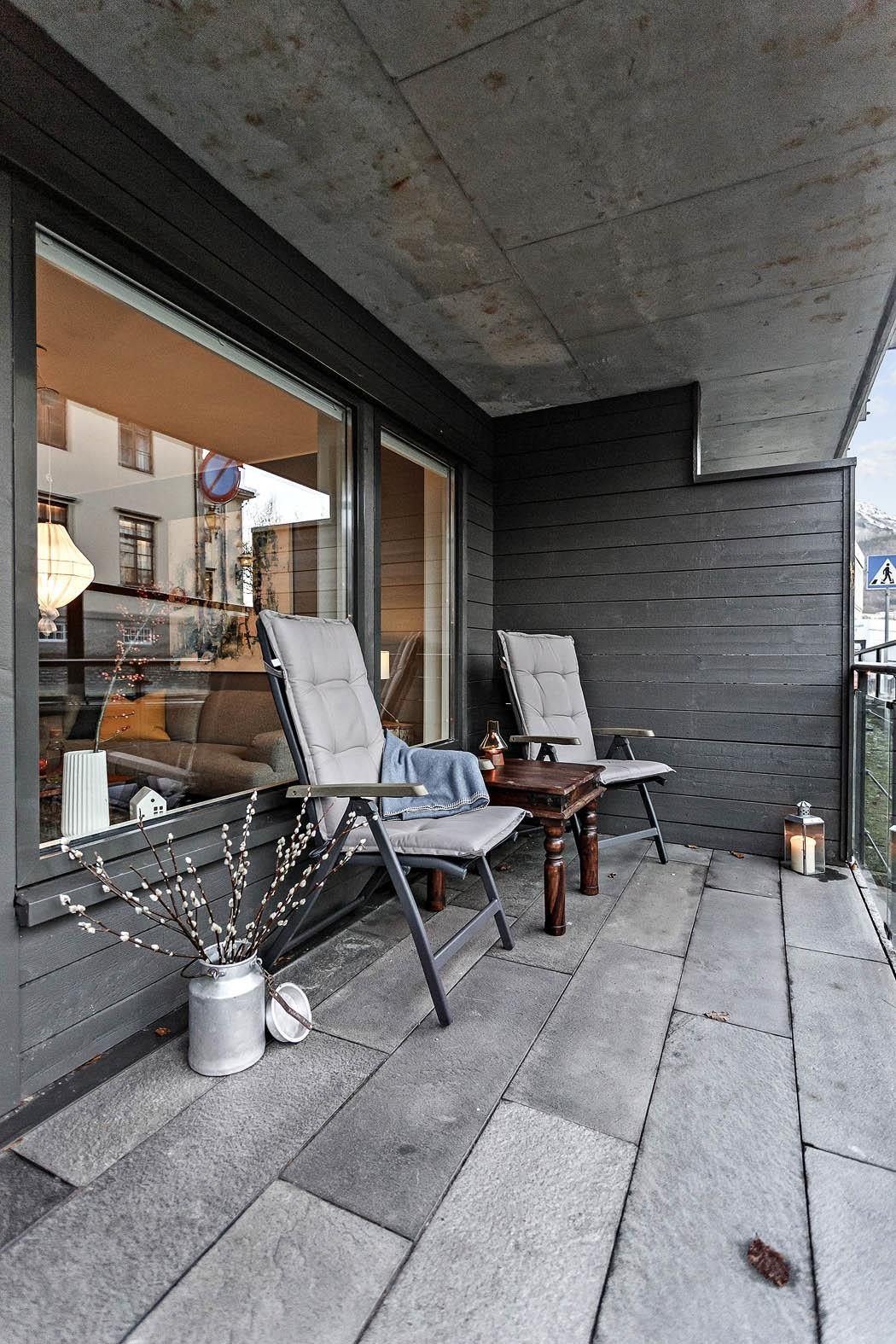 Hyggelig altan beliggende mot sørvest. Galleribilde