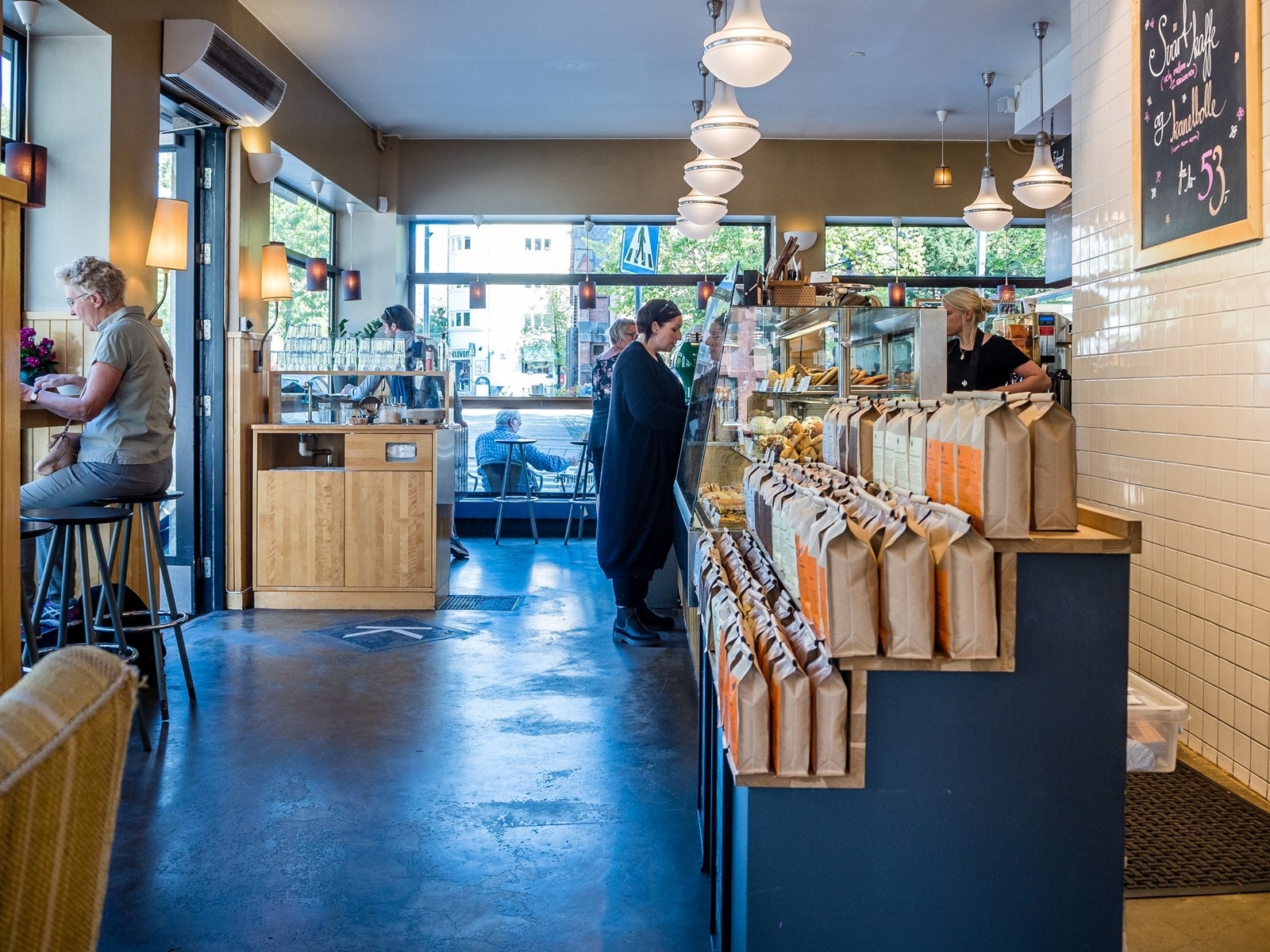 Kaffebrenneriet er en av områdets mange kaféer og restauranter. Galleribilde