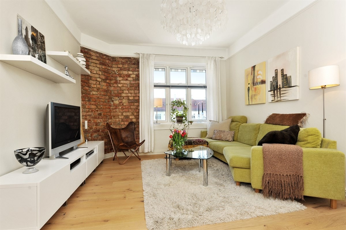 Ny enstavs eikeparkett 2015 i stue og entrè. Galleribilde