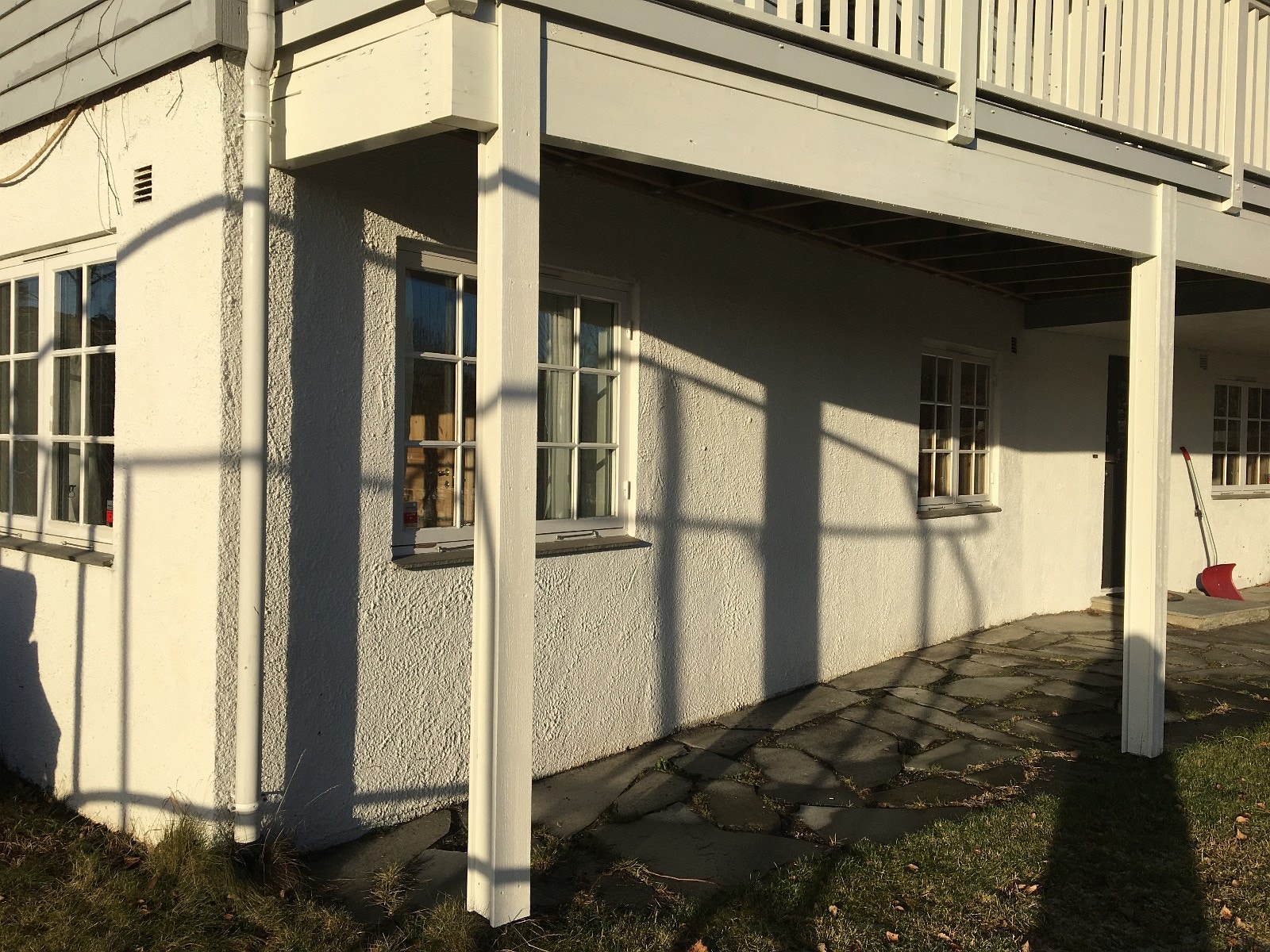 Store vinduer i alle rom Galleribilde