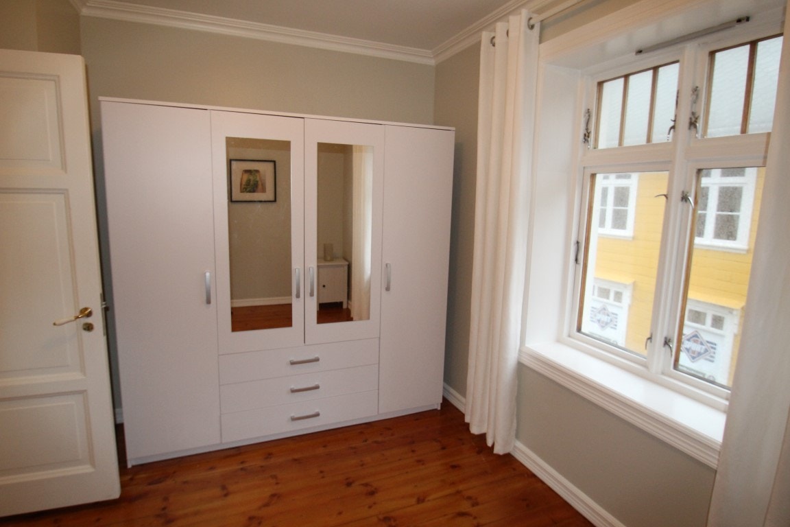 garderobe soverom Galleribilde