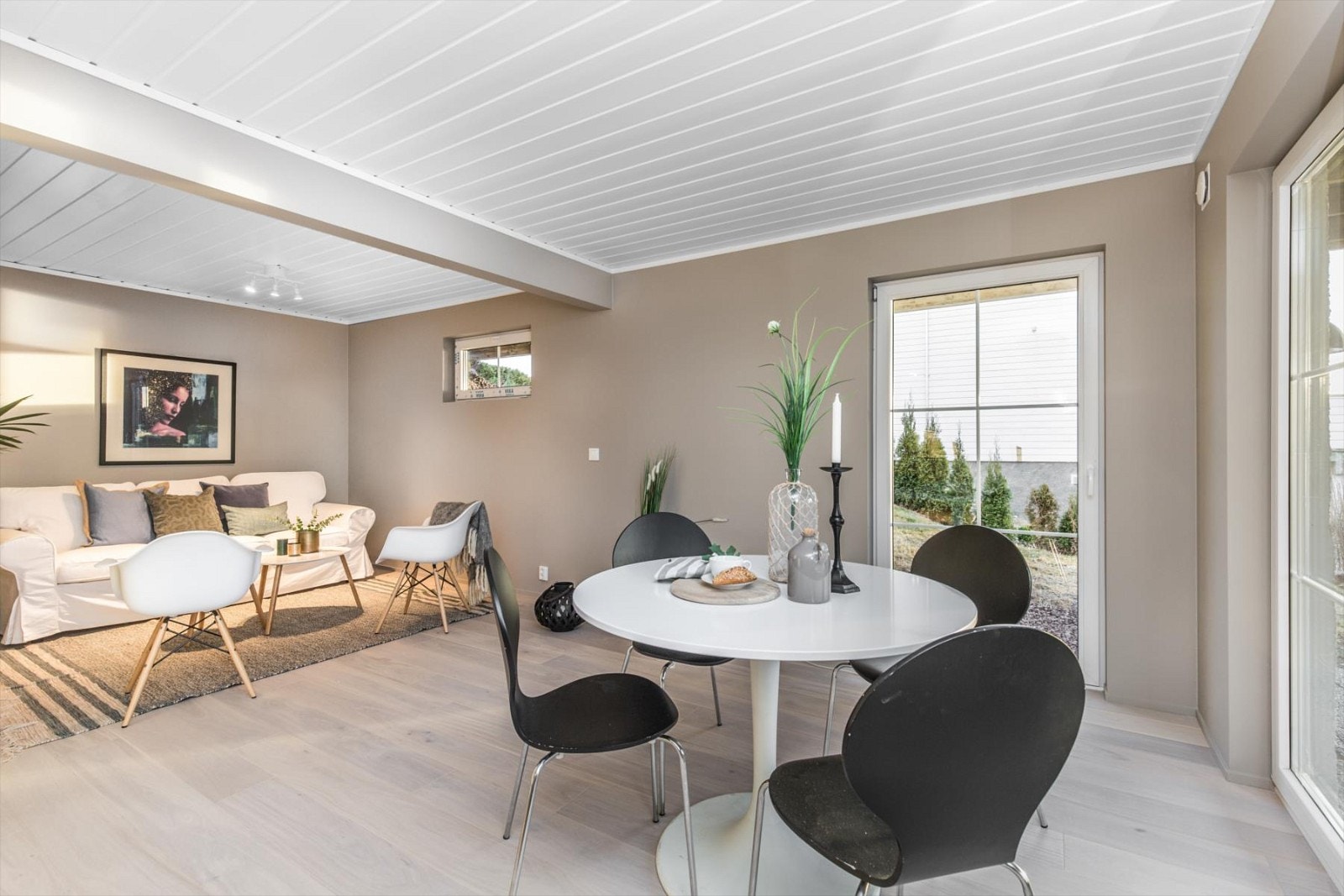 Varme, moderne farger gir et lunt preg til utleiedelen. Galleribilde