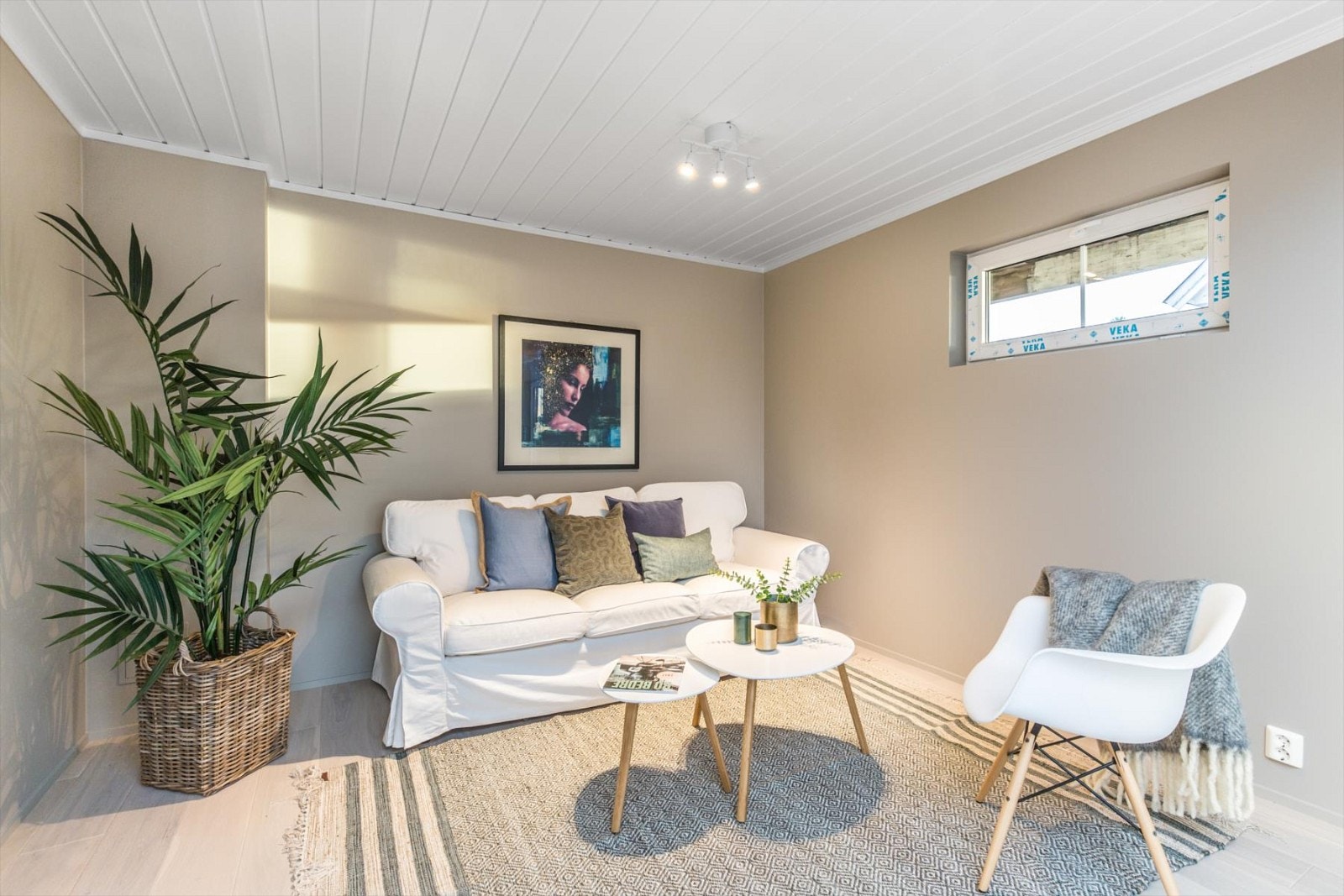 Koselig sofahjørne i stue utleiedel. Galleribilde