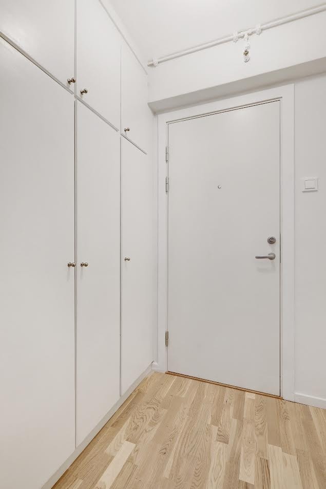 Gang med integrert garderobeløsning Galleribilde