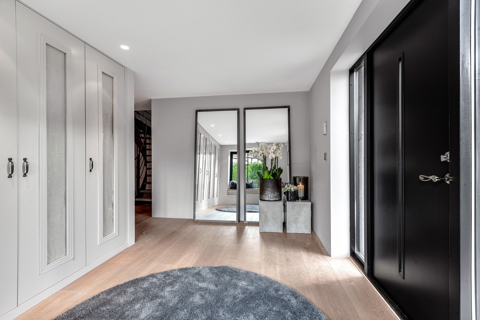 Smarthus med "in-house" og "out-of-house" funksjon Galleribilde