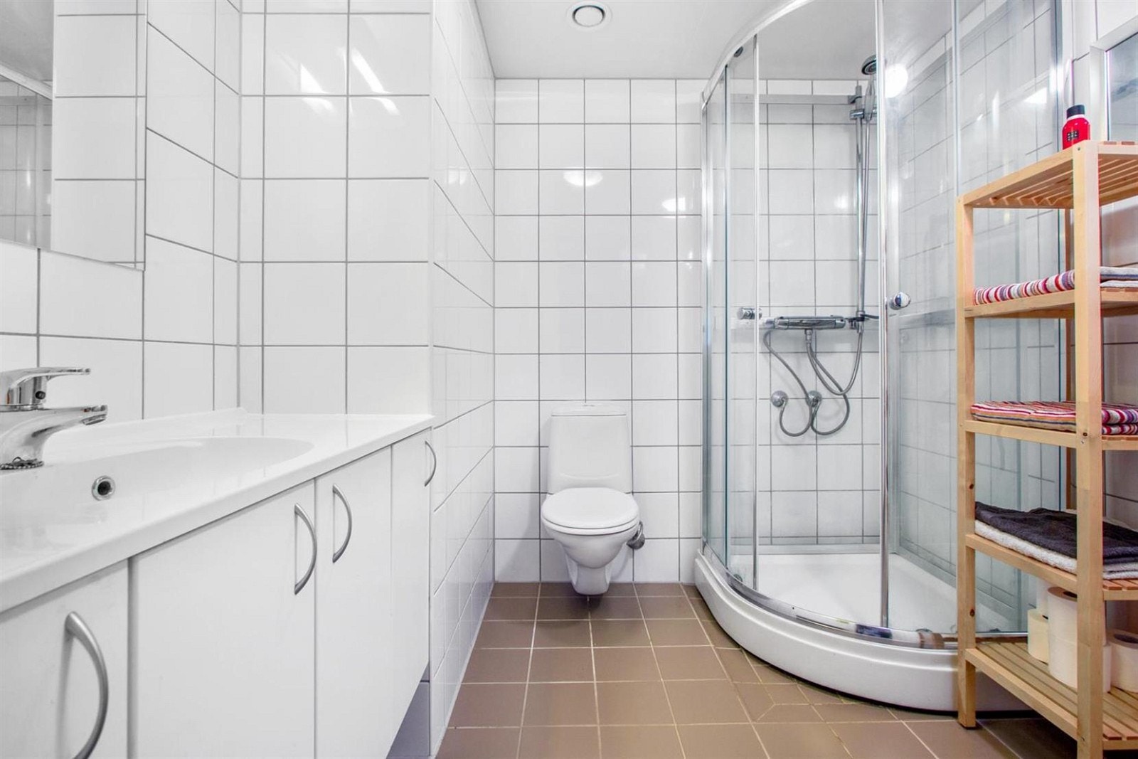 Baderom tilknyttet hovedsoverommet. Galleribilde