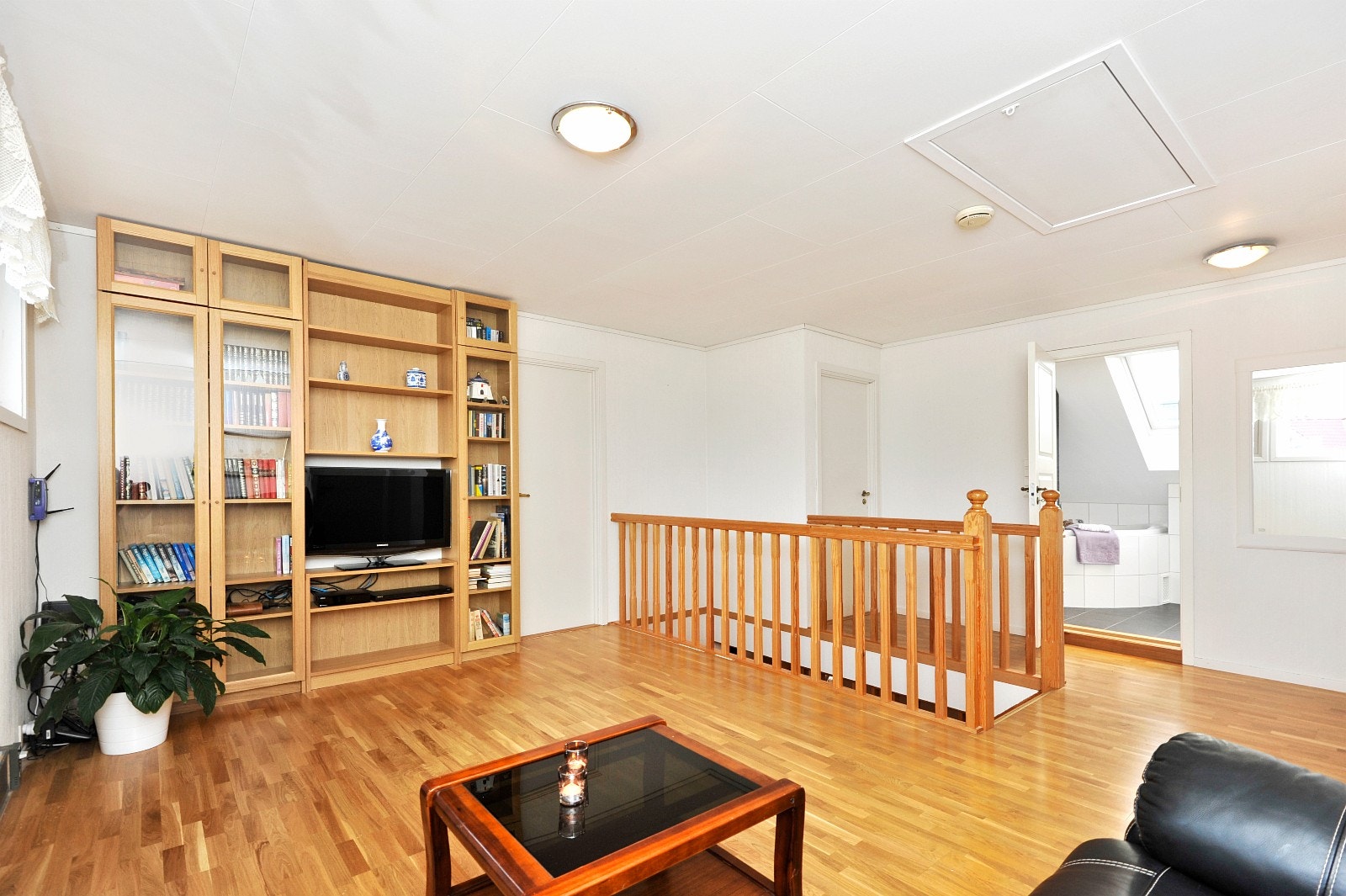 Living room upstairs. Galleribilde