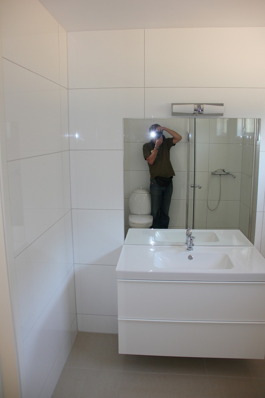 Spacious bathroom ground floor with heated floor Galleribilde