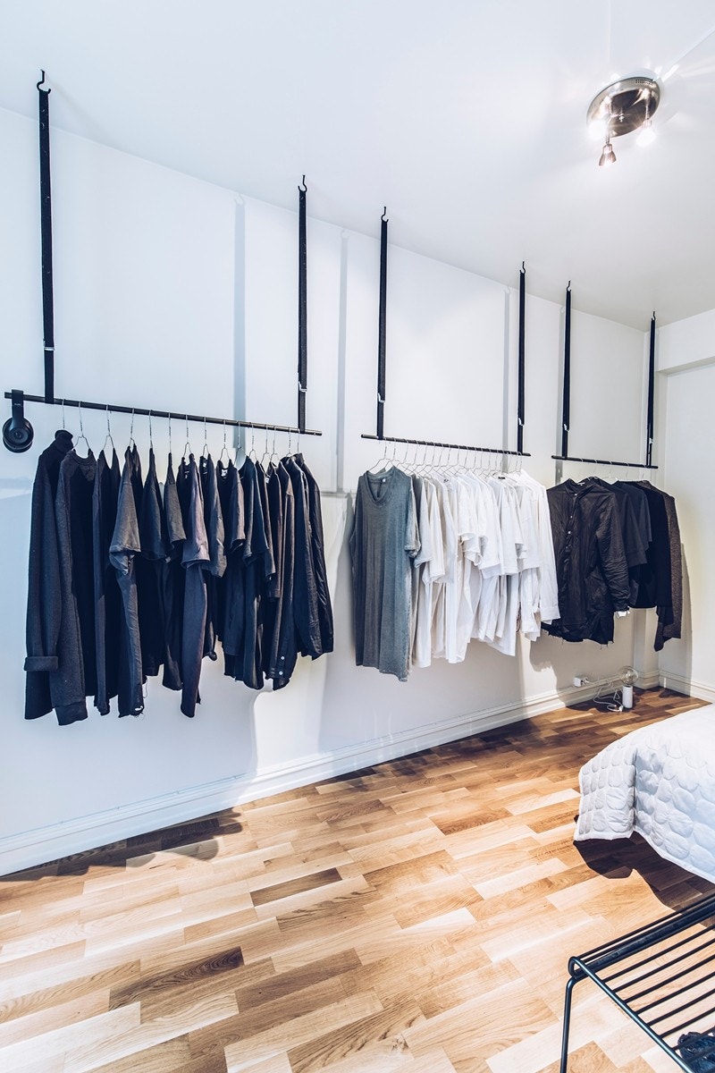 God størrelse på soverommet gjør at du har rikelig med plass til garderobe og seng. Galleribilde