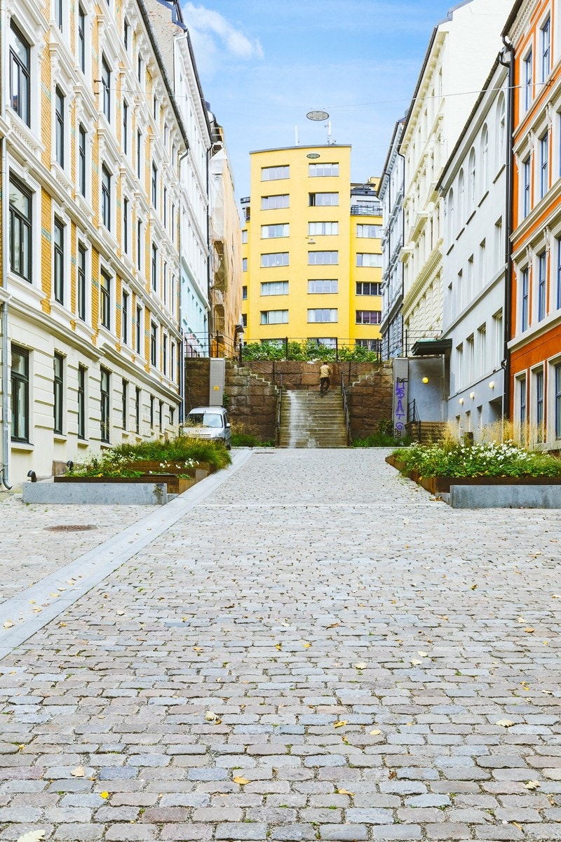 Et hyggelig nabolag preget av klassisk bygårdsbebyggelse og grøntområder. Galleribilde