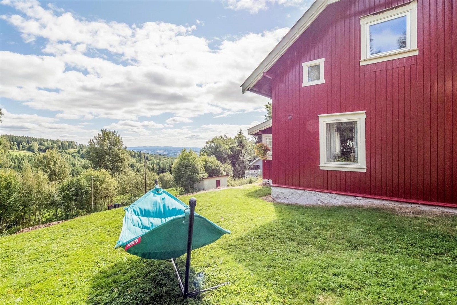 Utsikt fra eiendommen. Galleribilde