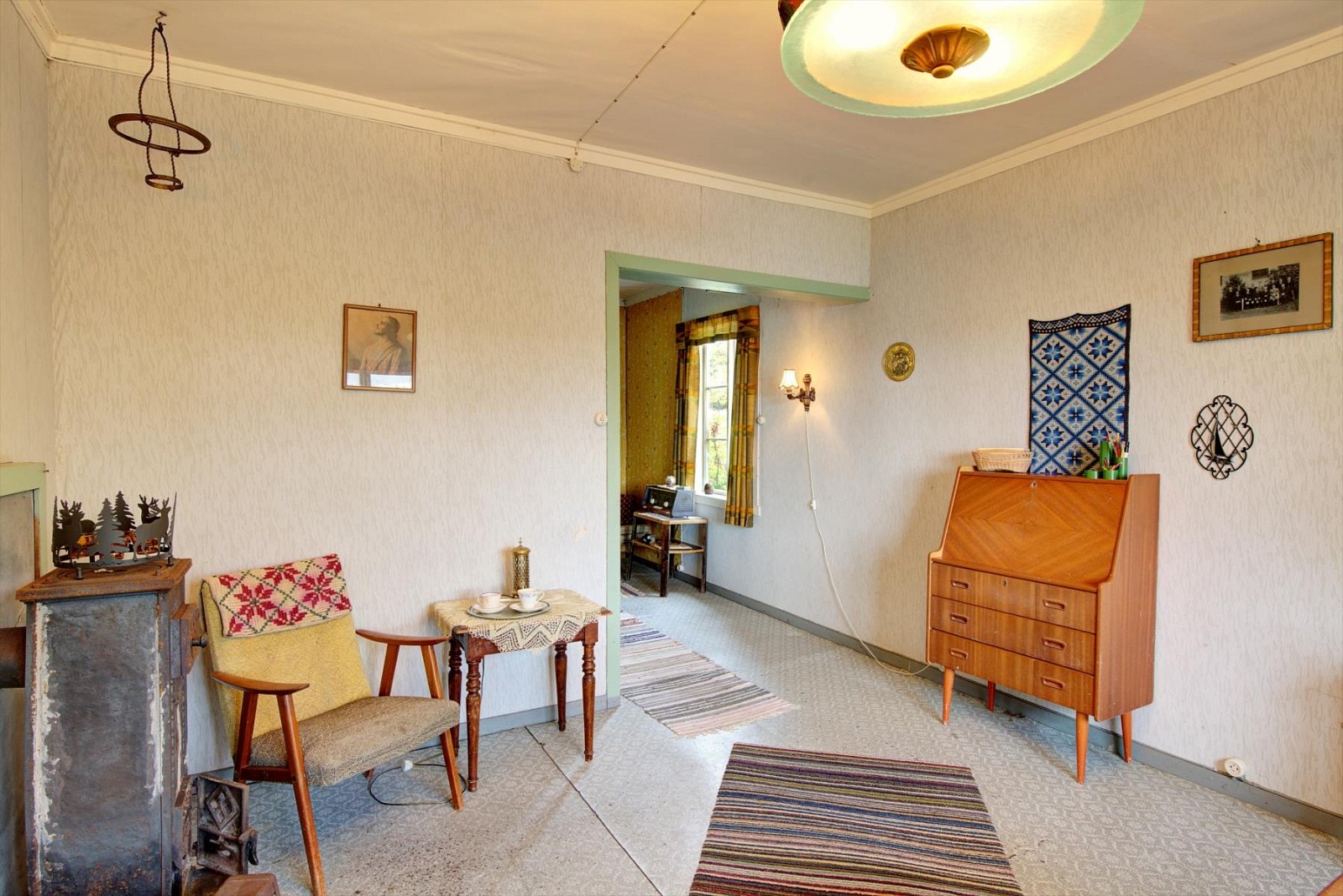 Stue 2 mot spisestuen. Galleribilde